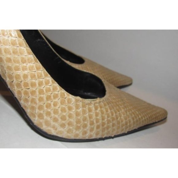 Gucci Champagne Colored Snakeskin Leather Pumps - Picture 8 of 12